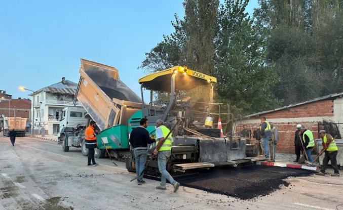 Başçiftlik'te asfalt çalışması yapıldı