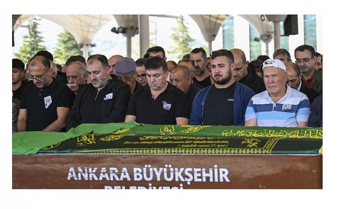 Kastamonu'da polis eşi tarafından öldürülen kadının cenazesi Ankara'da toprağa verildi