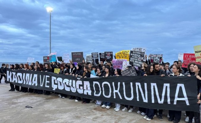 Samsun'da üniversite öğrencileri kadın cinayetlerini protesto etti