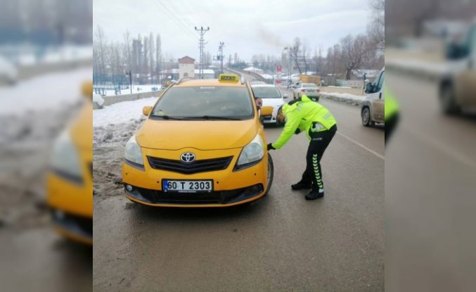 Artova'da kış lastiği denetimi yapıldı