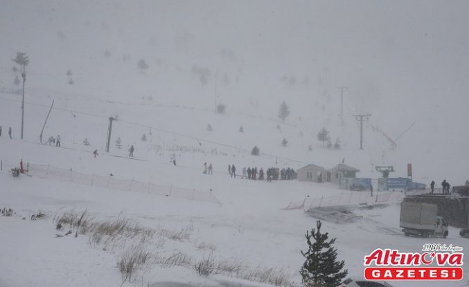 Kartalkaya'da kar etkili oldu