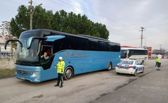 Taşova'da kış lastiği denetimi yapıldı