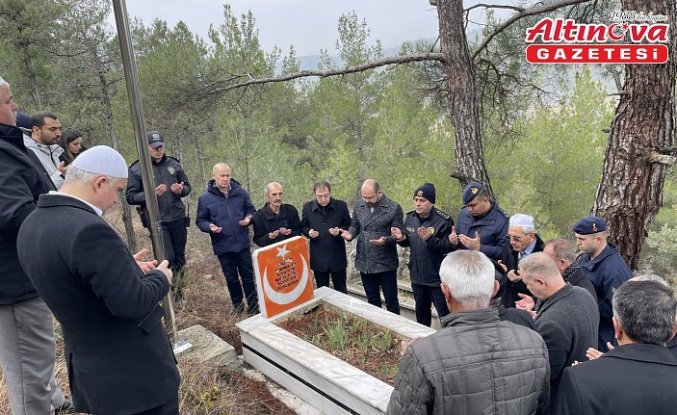 Tosya'da şehit polis Kadir Atan kabri başında anıldı