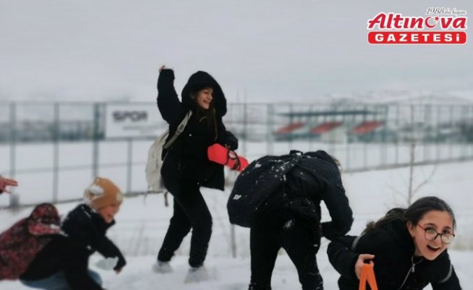 Çorum'da çocukların kar keyfi