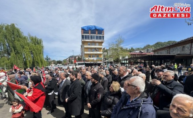 Arhavi’de Filistin’e destek yürüyüşü düzenlendi