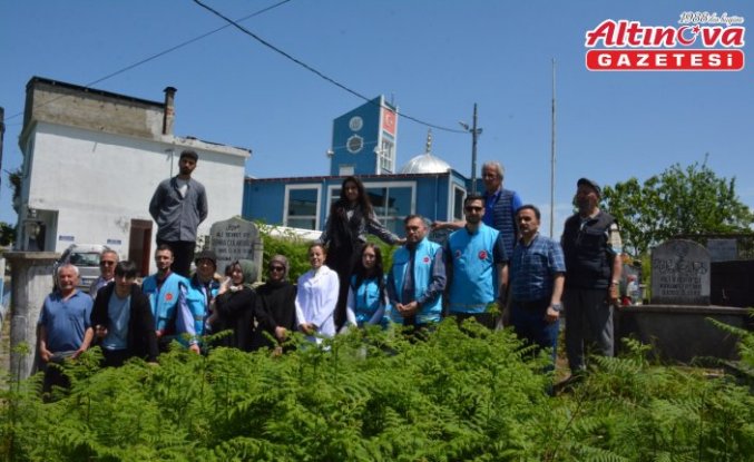 Görele’de mezar taşlarında bakım çalışması