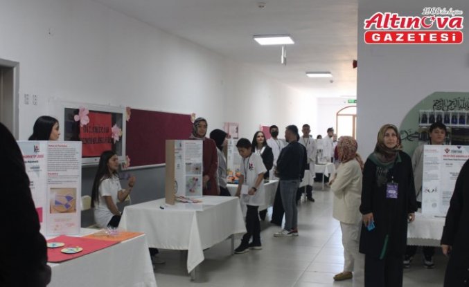 Mecitözü'nde TÜBİTAK 4006 Bilim Fuarı açıldı