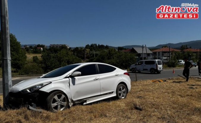 Bolu'da otomobil ile hafif ticari aracın çarpıştığı kazada 6 kişi yaralandı