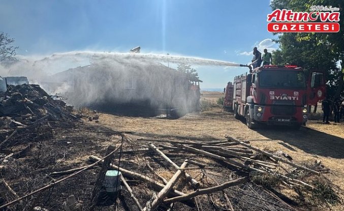 Tokat'ta çıkan yangında 1 ev ile 2 ahır kullanılamaz hale geldi