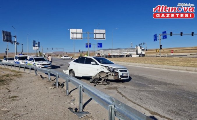Çorum'da otomobil ile tır çarpıştı, 4 kişi yaralandı