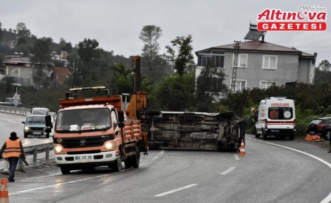 Ordu'da devrilen hasta nakil aracının sürücüsü yaralandı