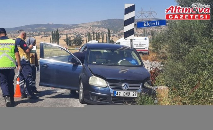 Tokat'ta köprü korkuluklarına çarpan otomobilin sürücüsü genç öldü, anne ve babası yaralandı