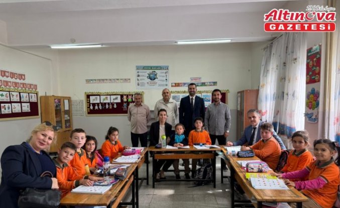 Gerze Kaymakamı Büyüker'den ilkokul ziyareti