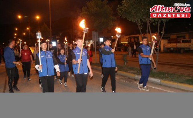 Taşova'da 29 Ekim Cumhuriyet Bayramı bayrak yürüyüşü yapıldı