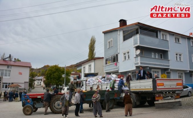 Tokat'ta yapılan kışlıklar İstanbul'daki gurbetçilere gönderildi