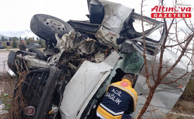 Tokat'ta minibüs ile kamyonet çarpıştı, 1 kişi yaralandı