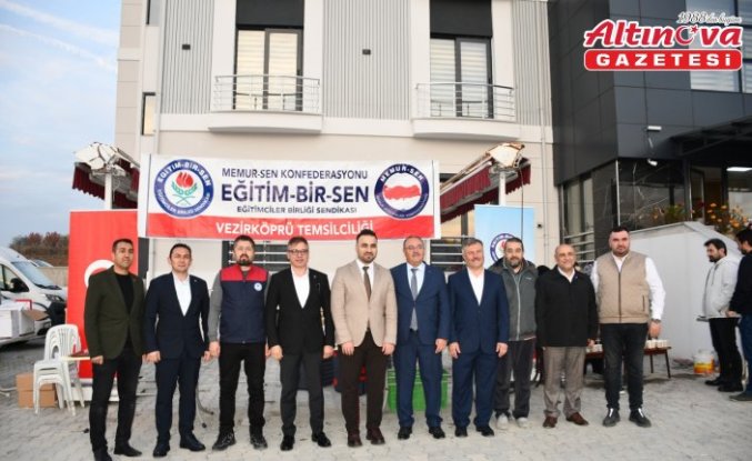 Vezirköprü'de Öğretmenler Günü kutlandı