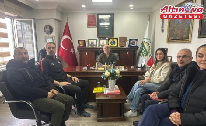 Artvinspor Kulübü Başkanı Yıldırım, alt yapı antrenörleriyle bir araya geldi