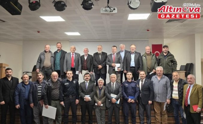 Çaykara Kaymakamı Sapmaz, muhtarlarla bir araya geldi