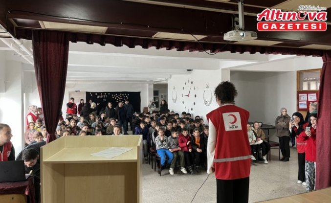 Havza'da Genç Kızılay gönüllüleri öğrencilerle buluştu