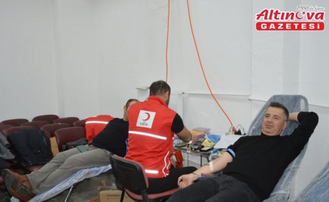 Havza'da iki okulda veliler kan bağışında bulundu