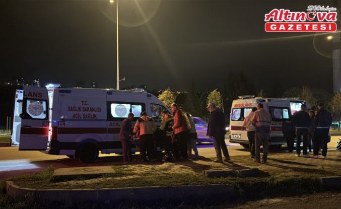 Samsun'da hafif ticari araçla çarpışan motosikletteki 2 kişi yaralandı