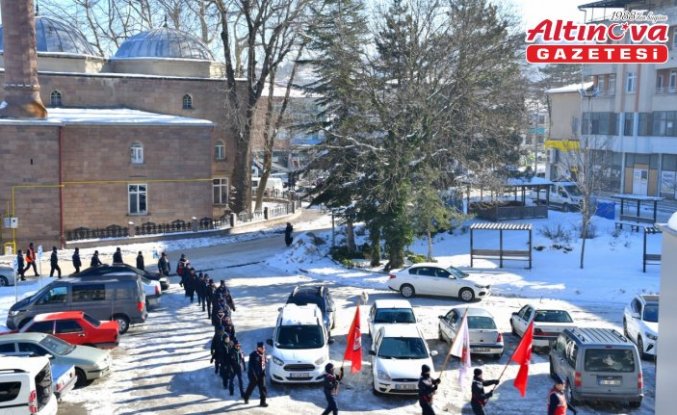 Ladik'te kamp yapan izcilerden Belediye Başkanı Topal'a ziyaret