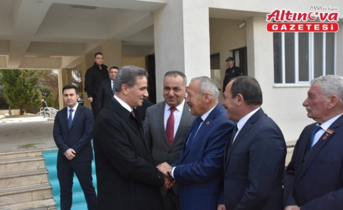 Erzurum Valisi olarak atanan Aydın Baruş, Gümüşhane'den uğurlandı