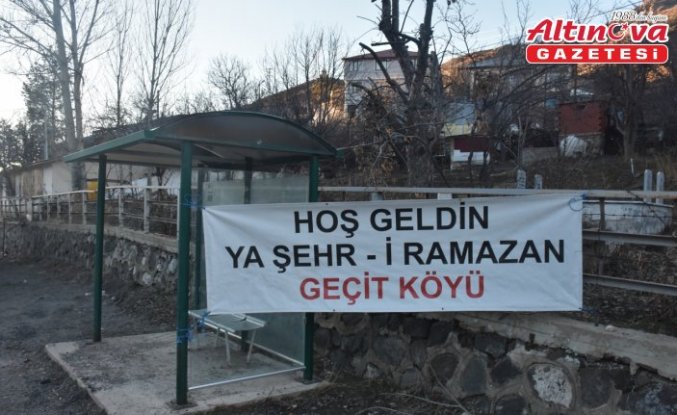 Gümüşhane’de hayırsever köylüler 18 yıldır yoldan geçenlere iftar veriyor