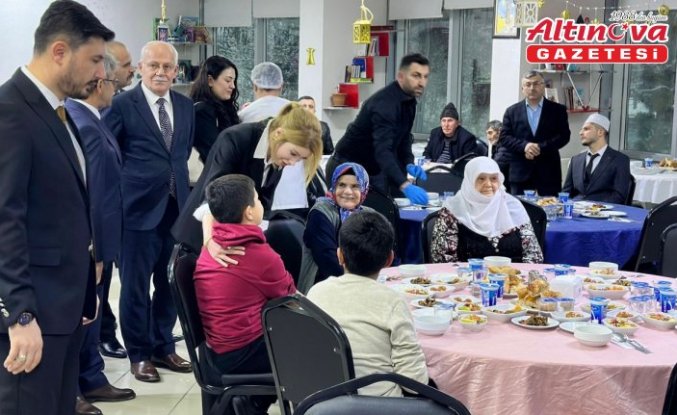Ladik’te huzurevinde iftar programı düzenlendi