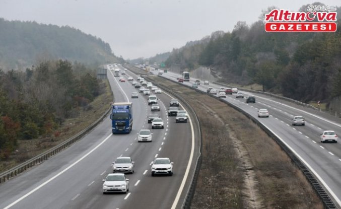 Bayram tatilinden dönenler Anadolu Otoyolu'nda akıcı yoğunluk oluşturuyor