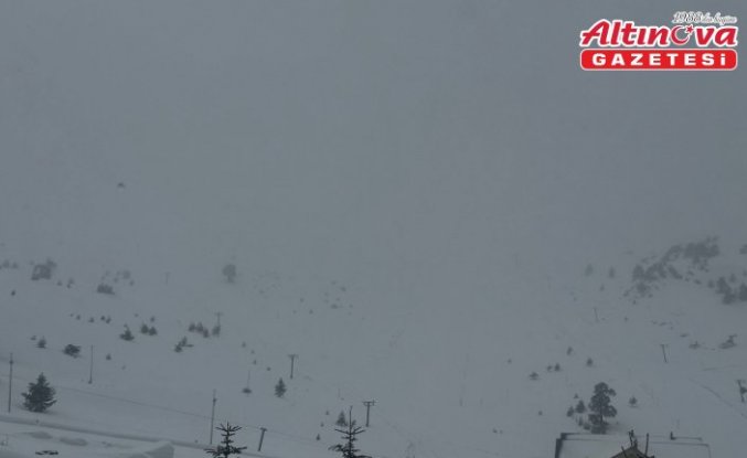 Bolu'nun yüksek kesimlerinde kar yağışı etkili oluyor