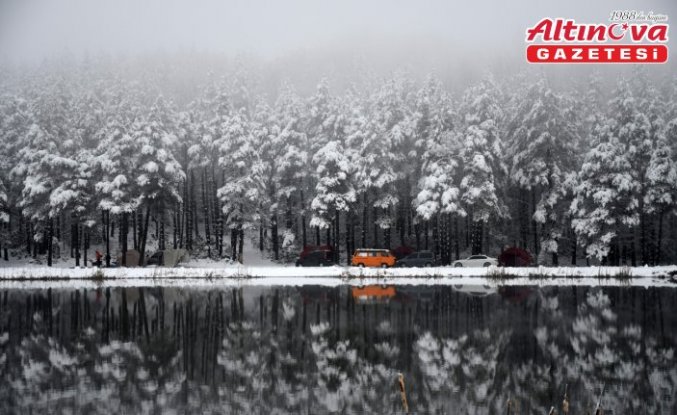 Düzce'deki Topuk Yaylası karla kaplandı