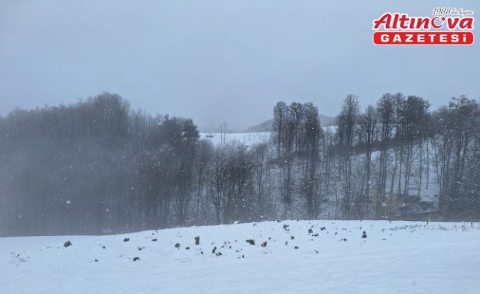 Düzce'nin yüksek kesimlerine kar yağdı