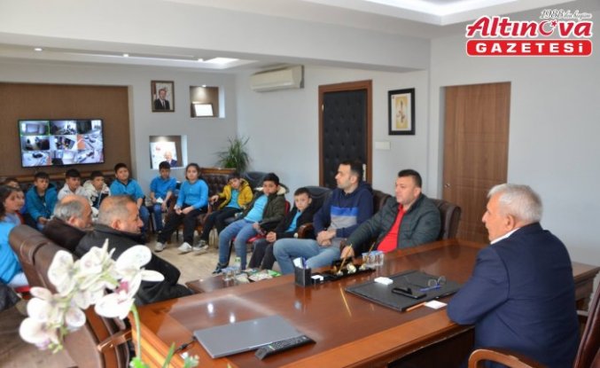 Göynücek'te minik öğrencilerden Başkan Şahin'e ziyaret