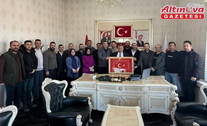 Kelkit Belediye Başkanı Yılmaz'a doğum günü kutlaması