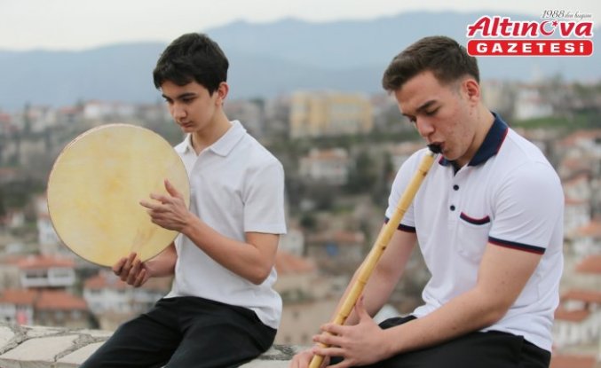 Lise öğrencileri geleneksel Türk müziğinin “gönüllü kültür elçisi“ oldu