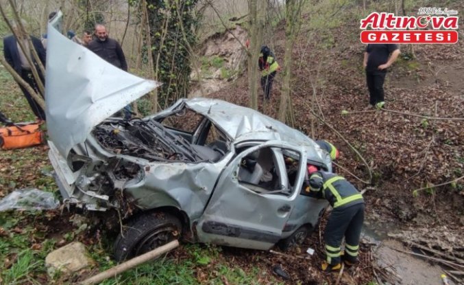 Ordu'da hafif ticari aracın şarampole devrildiği kazada 4 kişi yaralandı