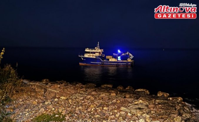 Rize'de balıkçı teknesi karaya oturdu