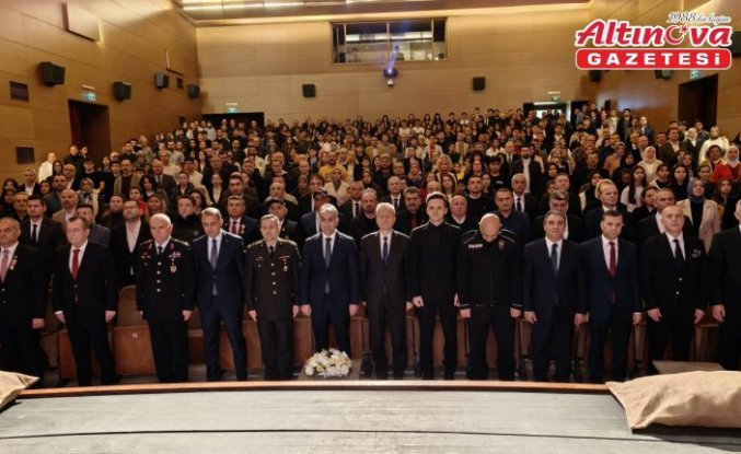 Sakarya ve çevre illerde Çanakkale Deniz Zaferi'nin 111. yılı dolayısıyla törenler düzenlendi