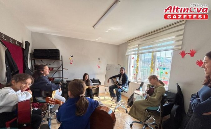 Salıpazarı Gençlik Merkezinde gençler müzikle buluşturuluyor