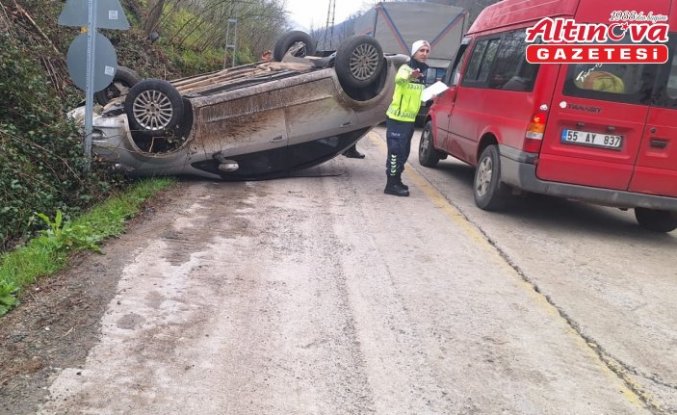 Samsun'da devrilen otomobildeki 2 kişi yaralandı