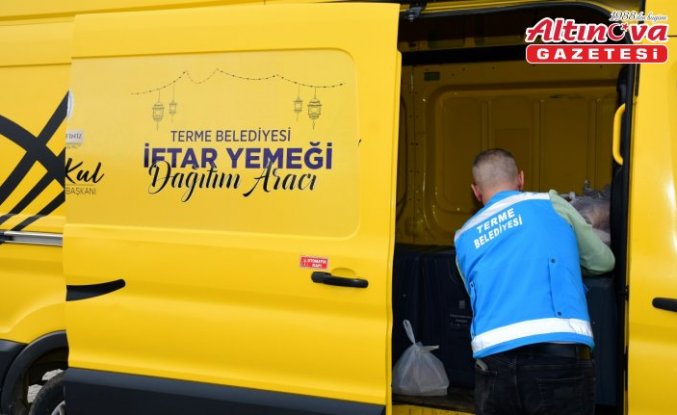 Terme Belediyesi ramazan ayında ihtiyaç sahiplerine sıcak yemek ulaştırıyor