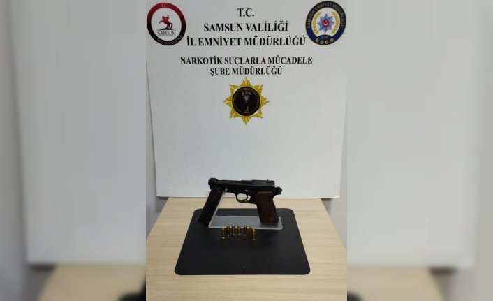 Bafra'da ruhsatsız tabanca ele geçirildi