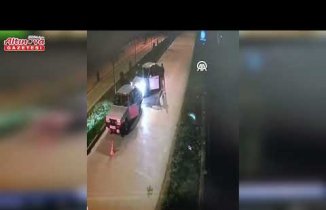 Samsun'da otomobilin uygulama yapan polise çarpması kamerada