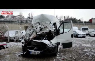 Samsun'da tıra çarpan araçtaki anne ve kızı öldü, baba ve oğlu yaralandı